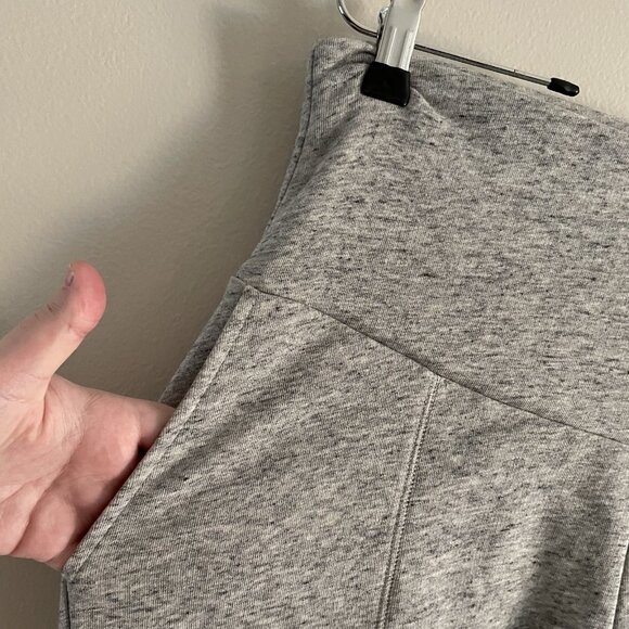 Old Navy Women M Heather Gray Maternity Rollover-Waist Vintage Sweat Shorts NWT - Picture 5 of 9